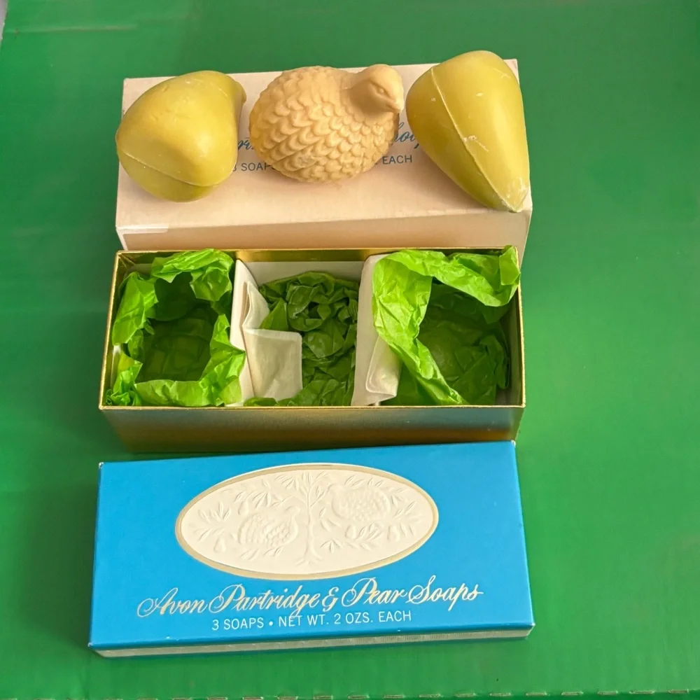 Vintage Avon Partridge & Pear Soap Set